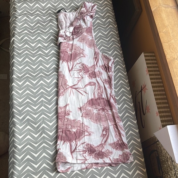 Banana Republic Soft & Flowy Ruffle Neck Sleeveless Top Medium - Picture 9 of 15